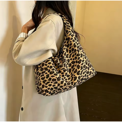 LUNARO™ | Moonbag mit Leo-Print